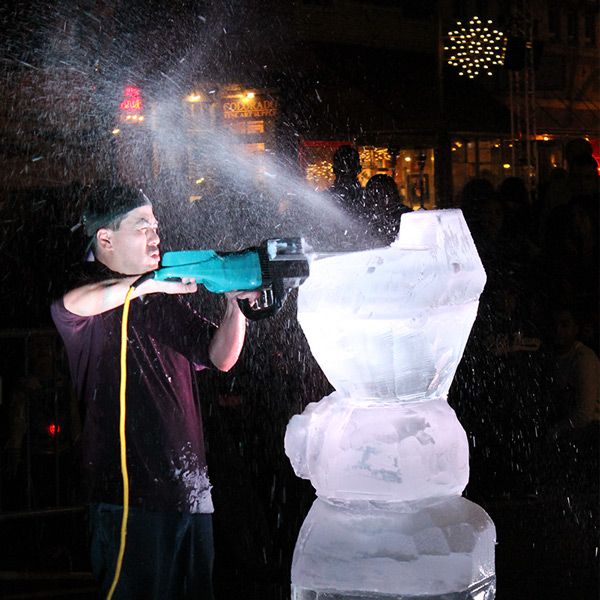 Ice sculpting competition